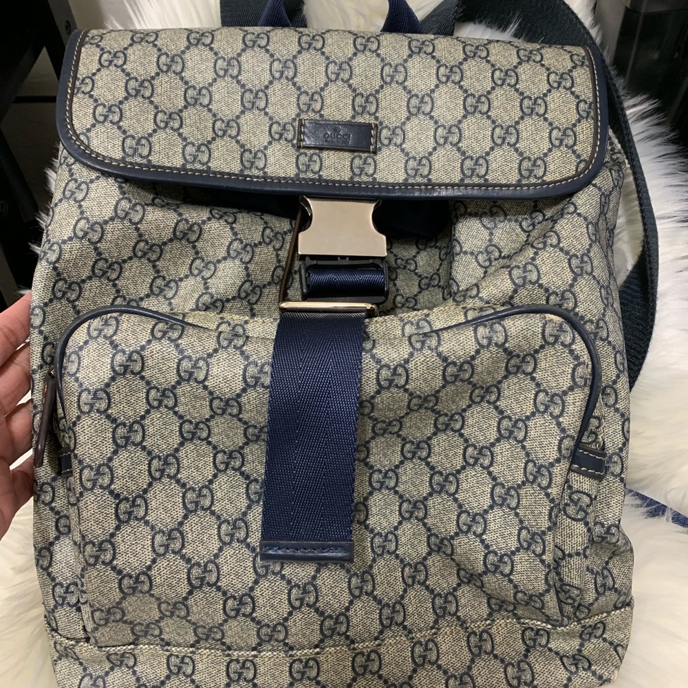 Pre own Gucci Bagpack